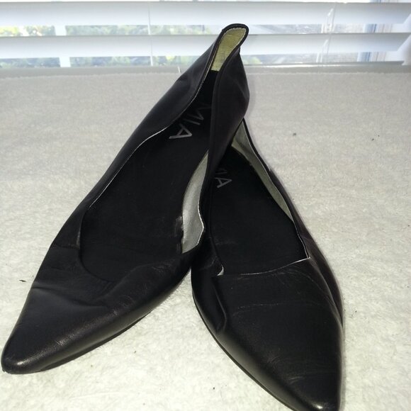 MIA Vintage Matte Black Pointy Toe Ballet Flats Worn - Picture 1 of 7